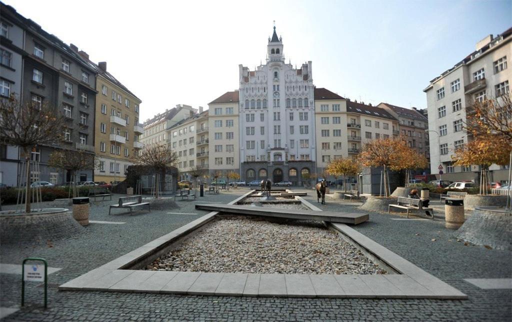 Apartment Sunny With Balcony Near Castle With Castle View Prague