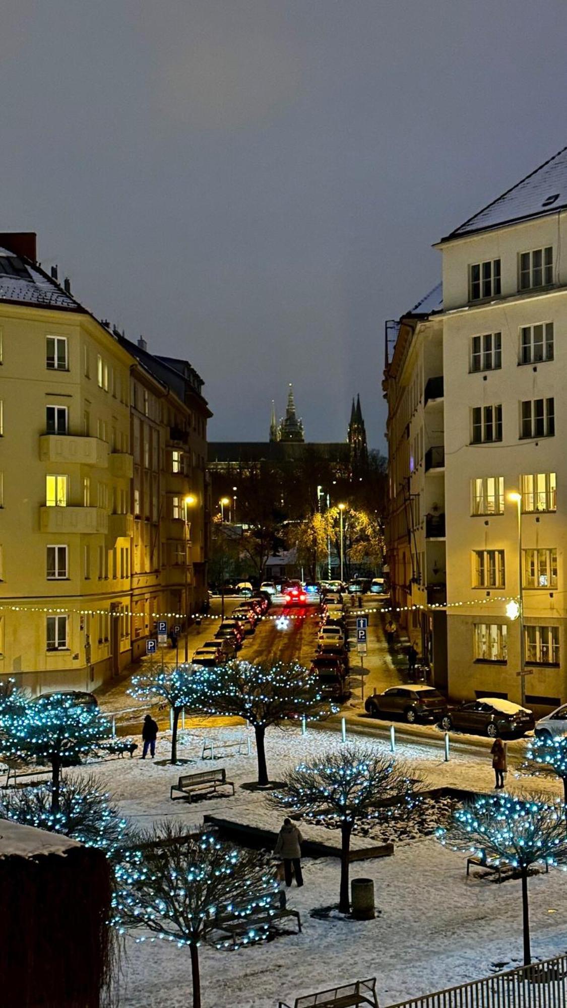 Sunny With Balcony Near Castle With Castle View * Prague
